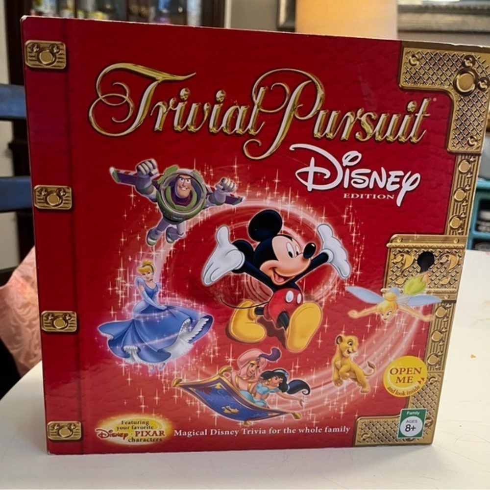 Trivial Pursuit DISNEY Edition Board Game 2005 RARE
